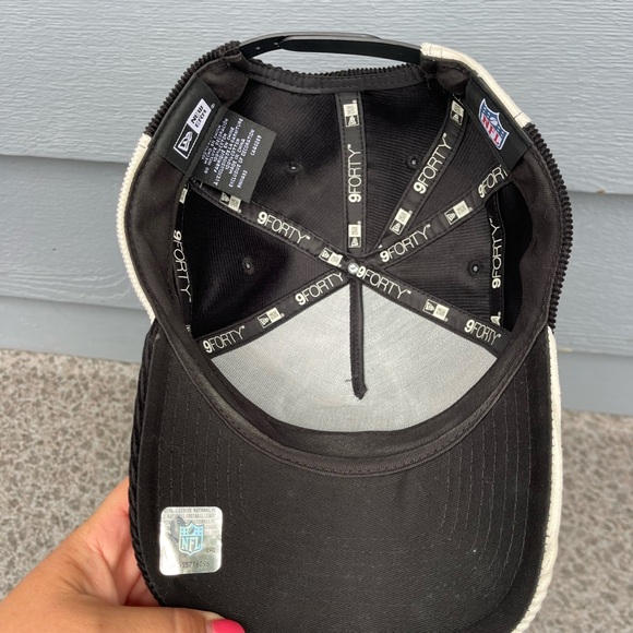New Era Black 9FORTY Cap - Picture 6 of 6